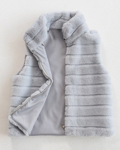 Quilted vest made of faux fur for women