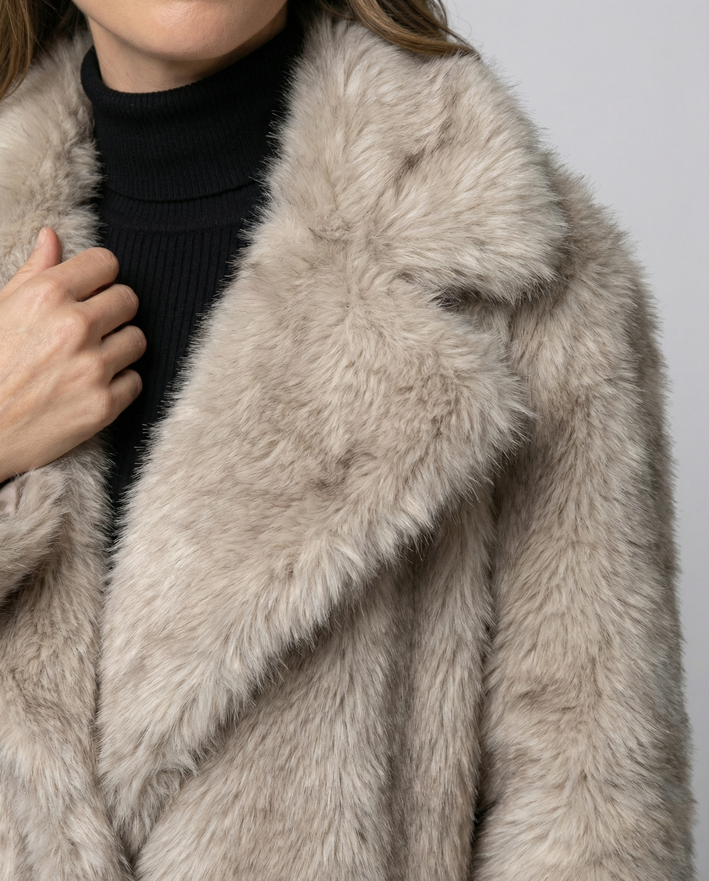 Luxurious women's faux fur coat
