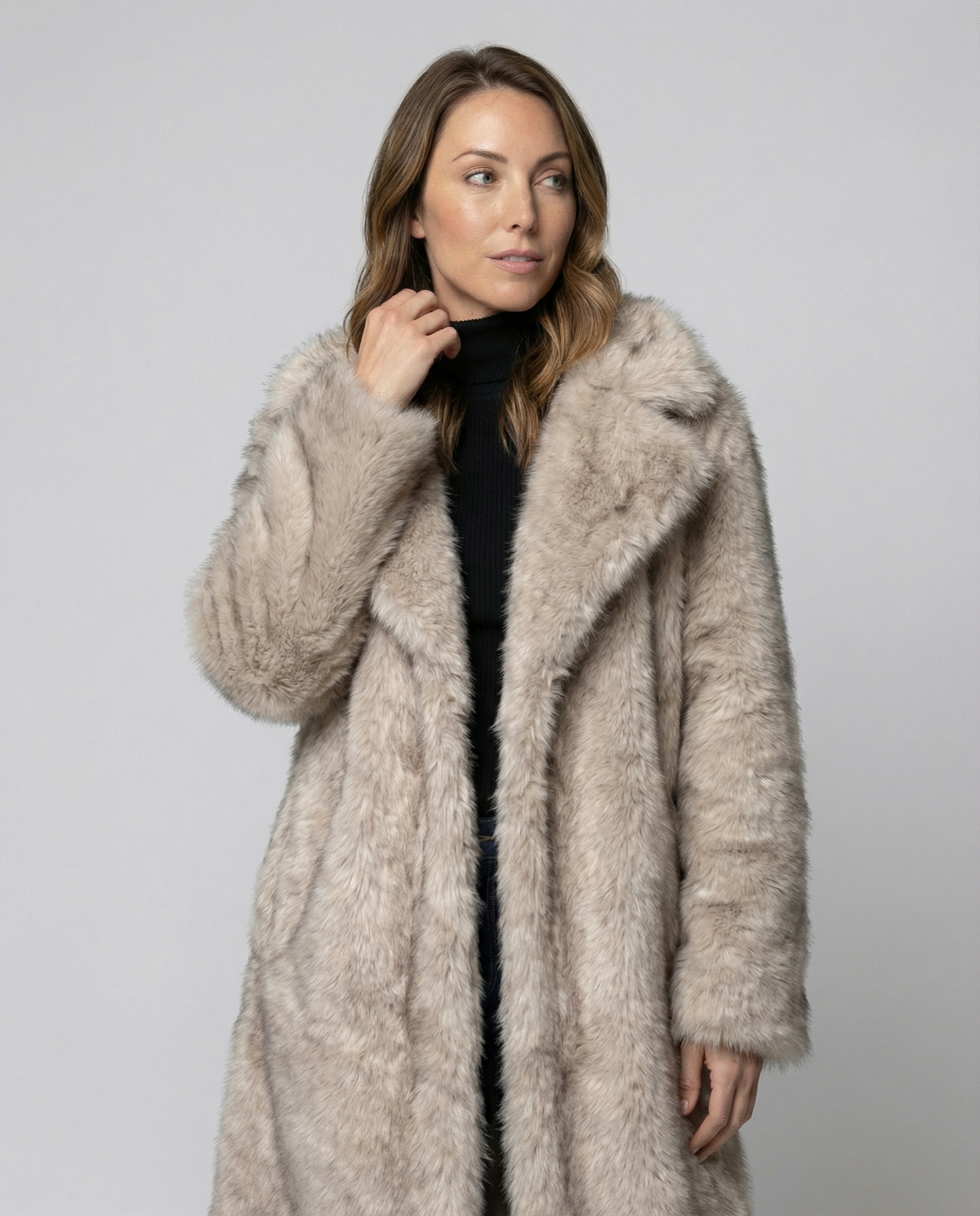 Luxurious women's faux fur coat