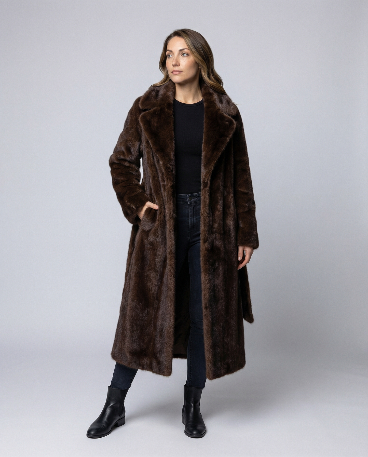 Luxurious Women's Faux Fur Coat Winter