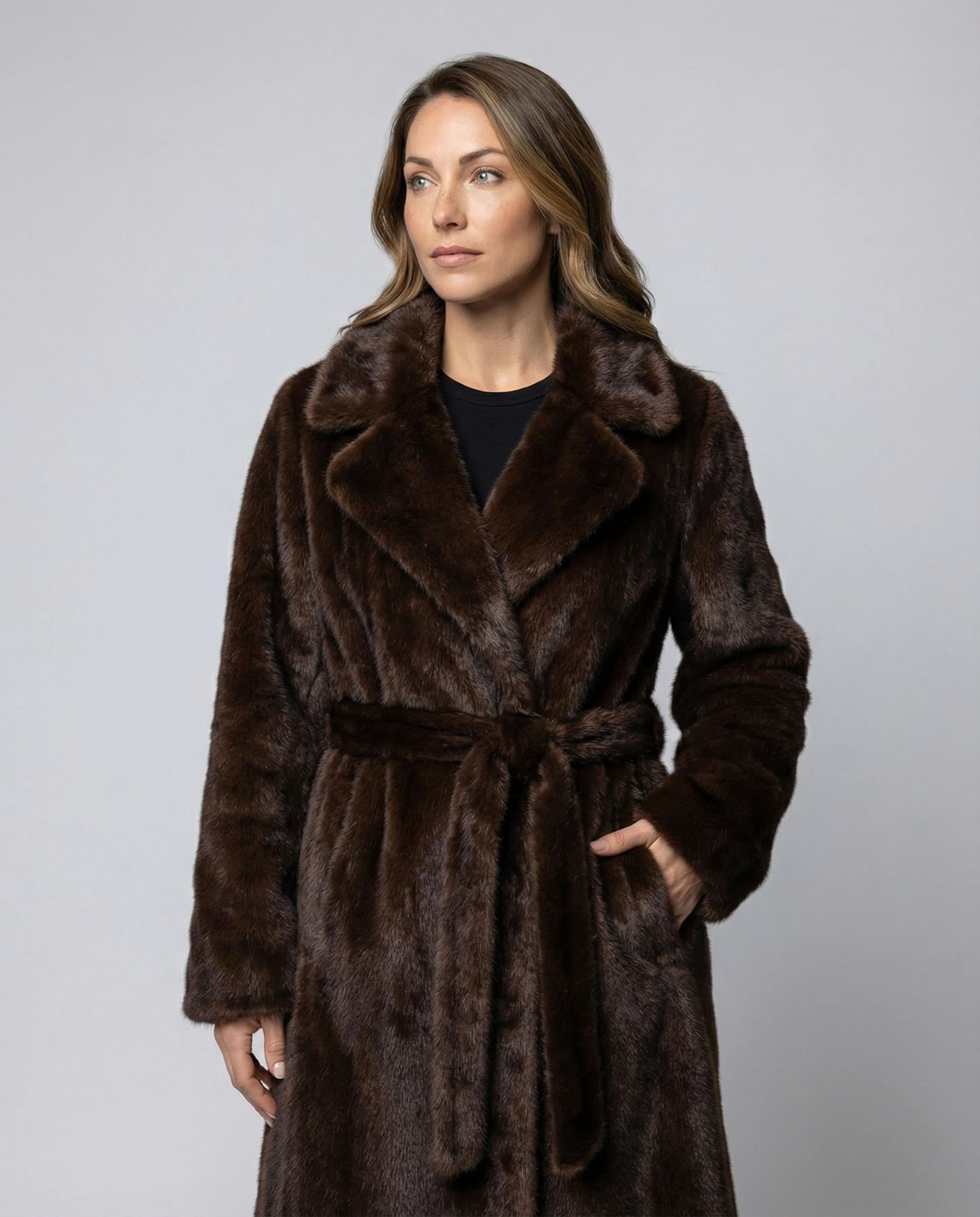 Luxurious Women's Faux Fur Coat Winter