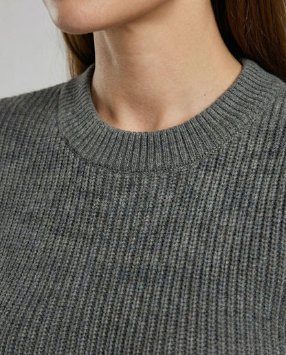 Elegant Figure-Hugging Knitted Midi Dress